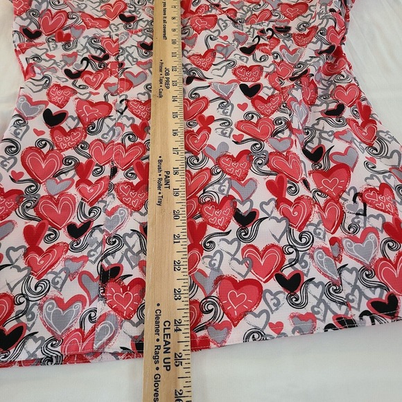 Activate Med Couture Womens Scrub Top Pink Gray Valentine Hearts Size Small - Picture 6 of 8
